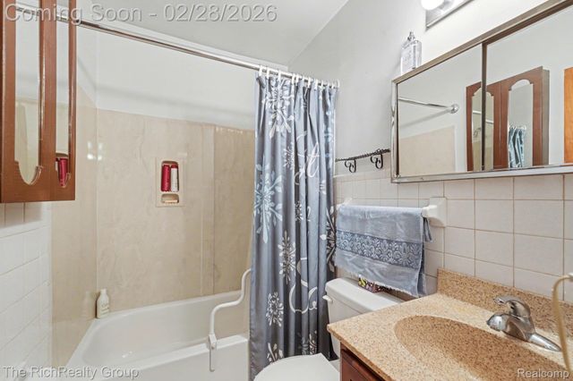 6062 Fenton Street, Dearborn Heights, MI 48127