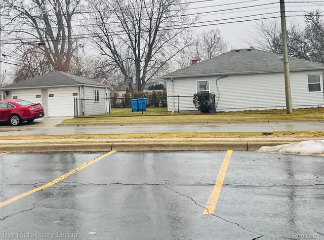 6062 Fenton Street, Dearborn Heights, MI 48127