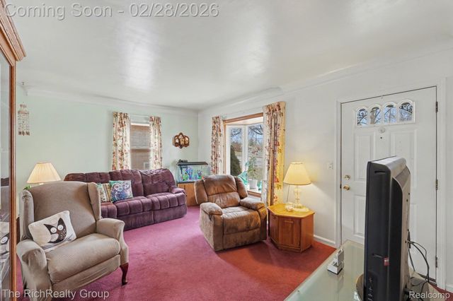 6062 Fenton Street, Dearborn Heights, MI 48127