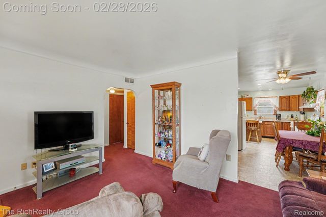 6062 Fenton Street, Dearborn Heights, MI 48127