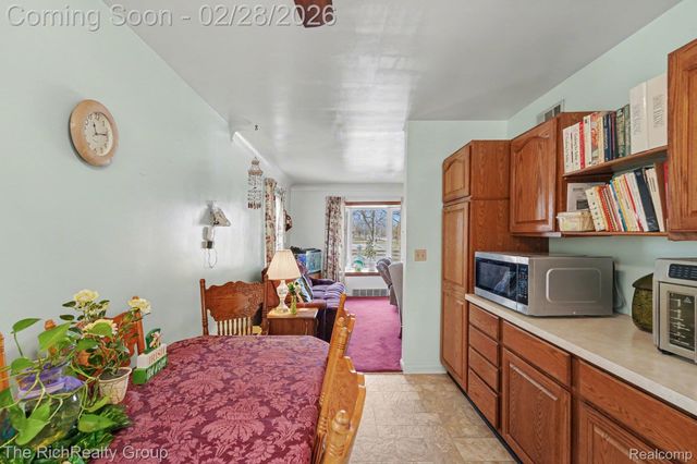 6062 Fenton Street, Dearborn Heights, MI 48127