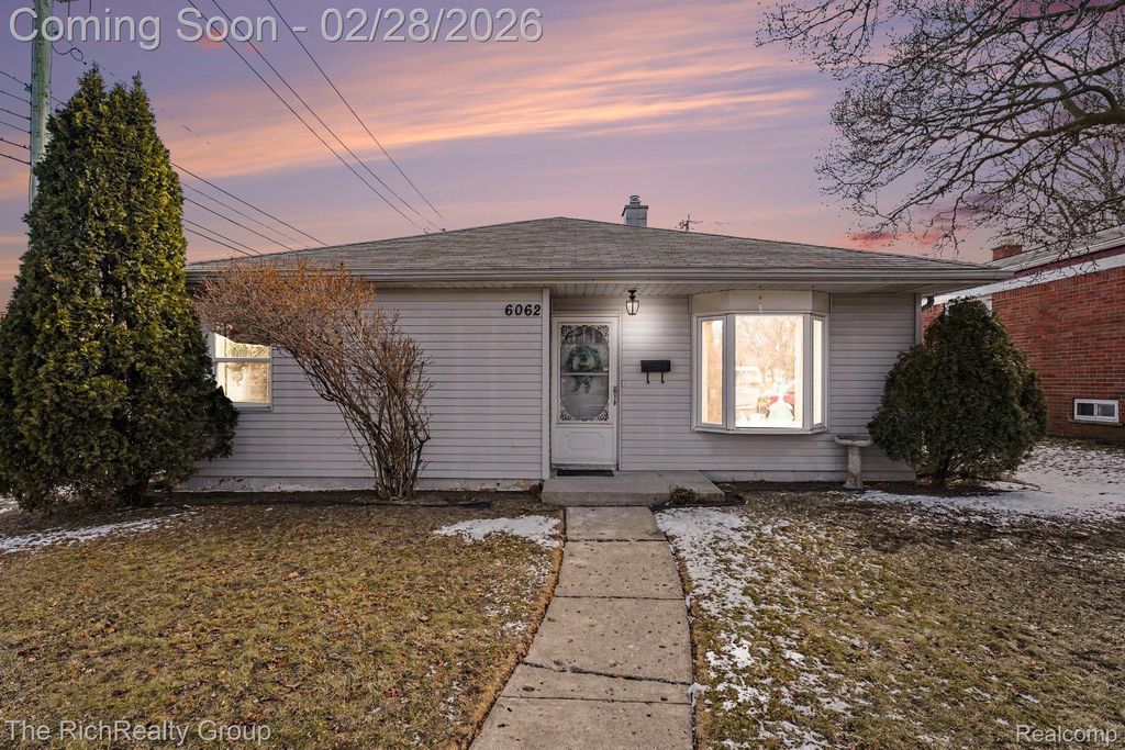 6062 Fenton Street, Dearborn Heights, MI 48127