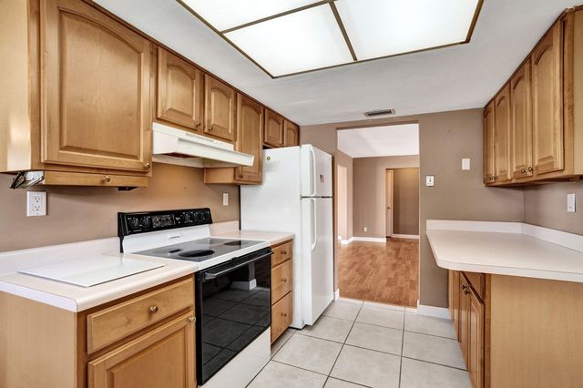 2700 NW 4TH Avenue, Pompano Beach, FL 33064