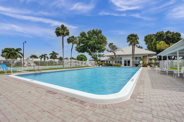 2700 NW 4TH Avenue, Pompano Beach, FL 33064