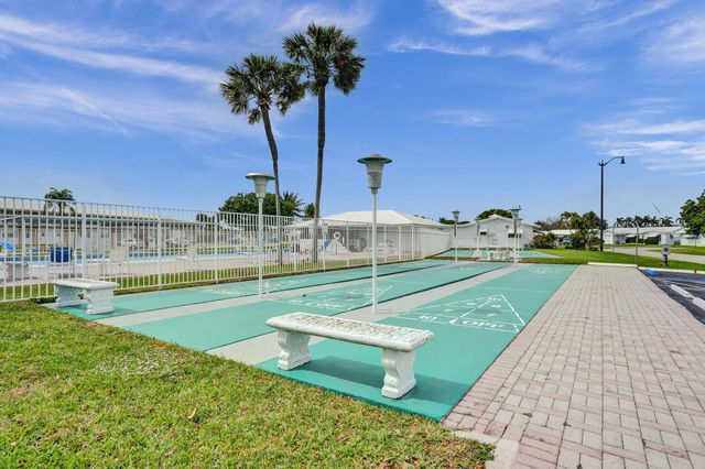 2700 NW 4TH Avenue, Pompano Beach, FL 33064