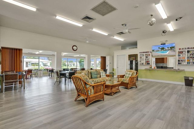 2700 NW 4TH Avenue, Pompano Beach, FL 33064