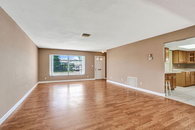2700 NW 4TH Avenue, Pompano Beach, FL 33064