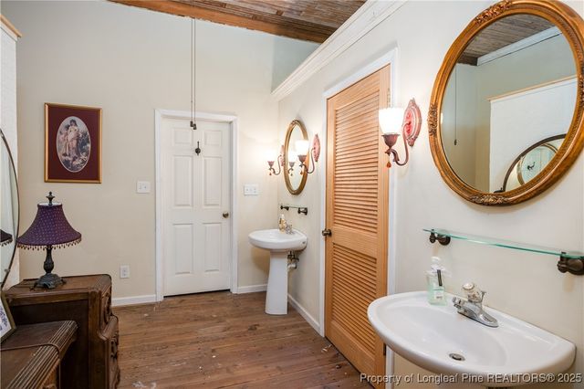 1560 Register Sutton Road, Rose Hill, NC 28458