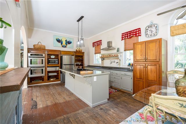 1560 Register Sutton Road, Rose Hill, NC 28458