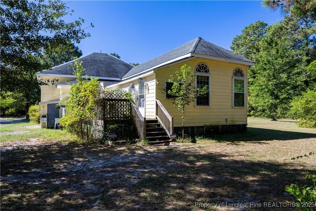 1560 Register Sutton Road, Rose Hill, NC 28458