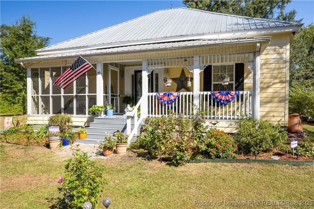 1560 Register Sutton Road, Rose Hill, NC 28458