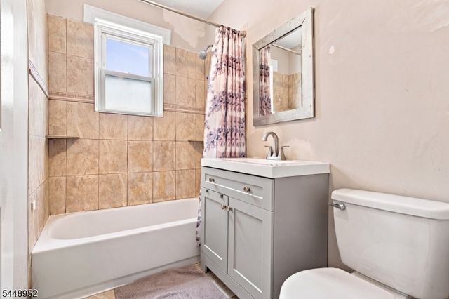 75 Clinton Pl, Hackensack City, NJ 07601