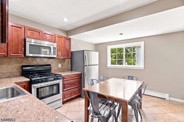 75 Clinton Pl, Hackensack City, NJ 07601