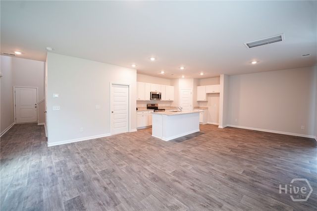 154 Bottlebrush Drive, Bloomingdale, GA 31302