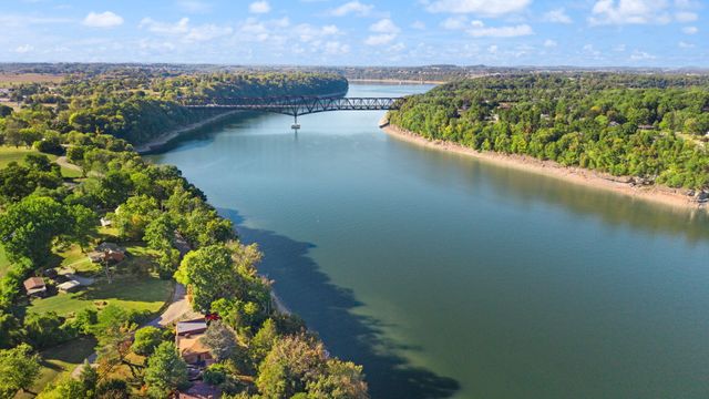 154 Twin Rivers Drive, Bronston, KY 42518