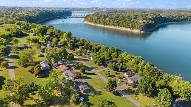 154 Twin Rivers Drive, Bronston, KY 42518