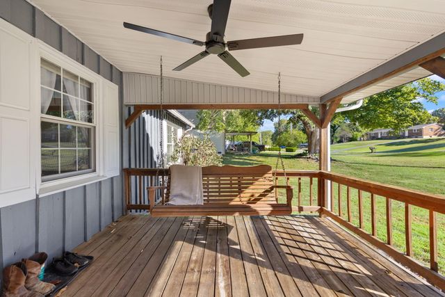 154 Twin Rivers Drive, Bronston, KY 42518
