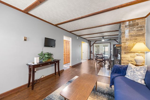 154 Twin Rivers Drive, Bronston, KY 42518