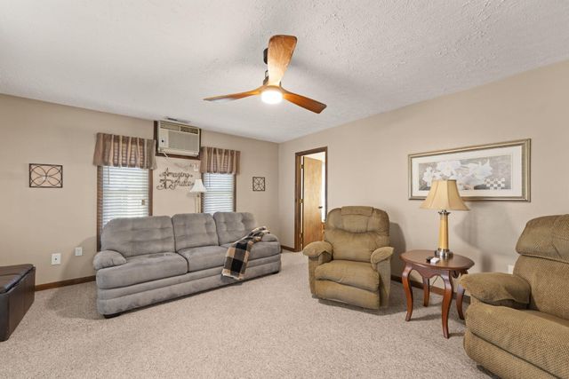 154 Twin Rivers Drive, Bronston, KY 42518