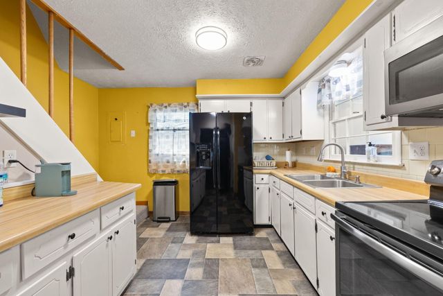 154 Twin Rivers Drive, Bronston, KY 42518