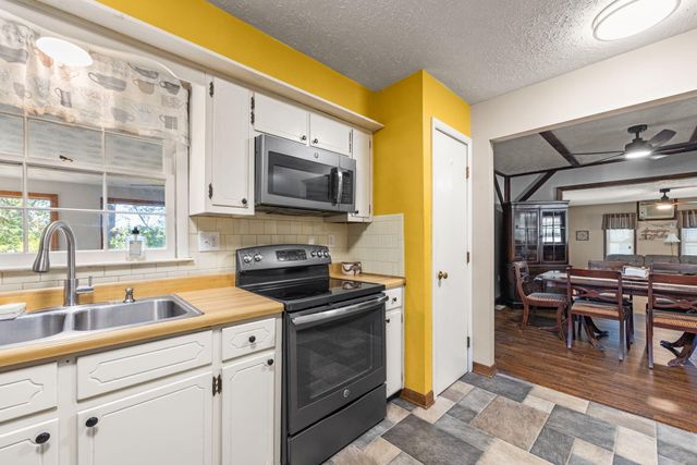 154 Twin Rivers Drive, Bronston, KY 42518