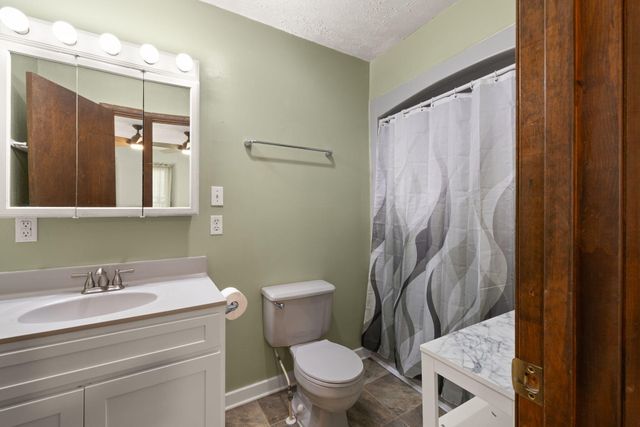 154 Twin Rivers Drive, Bronston, KY 42518