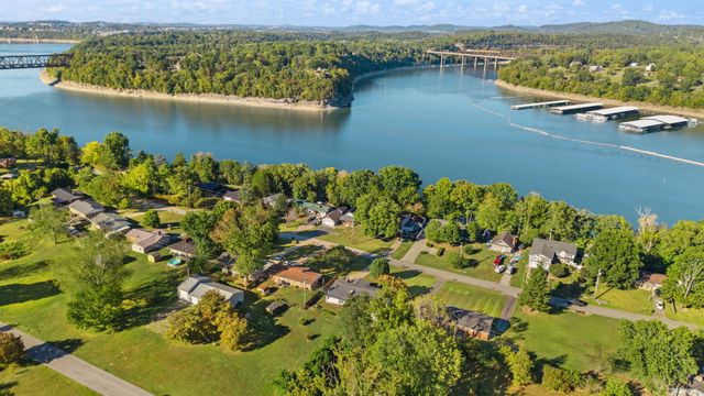 154 Twin Rivers Drive, Bronston, KY 42518