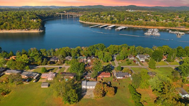 154 Twin Rivers Drive, Bronston, KY 42518