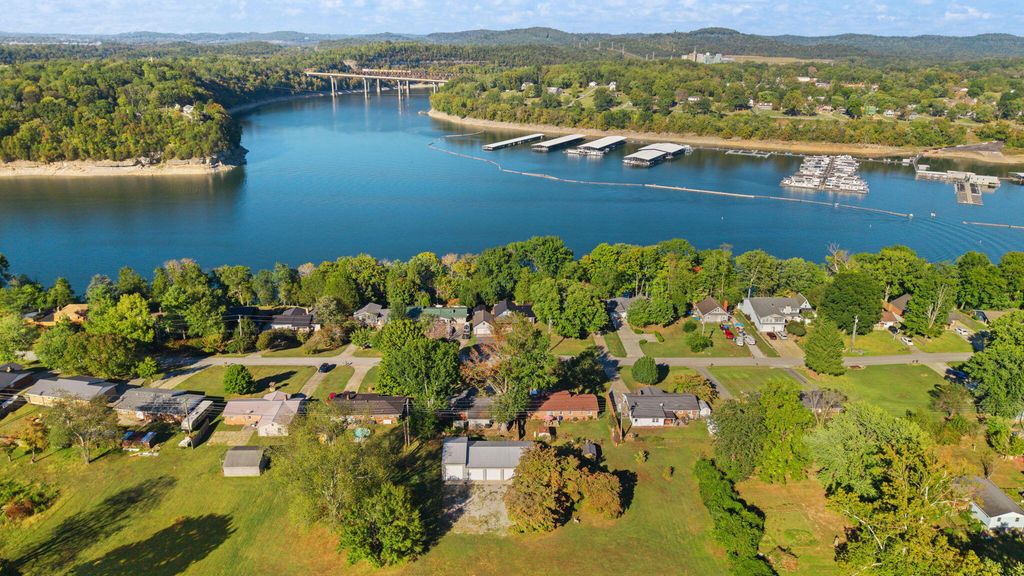 154 Twin Rivers Drive, Bronston, KY 42518