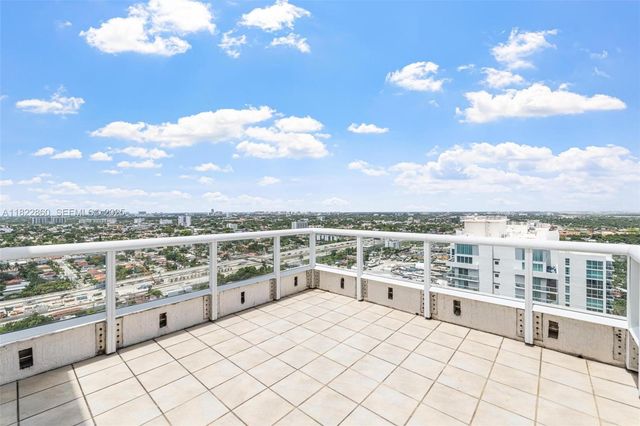 1861 Nw S River Drive PH-01, Miami, FL 33125