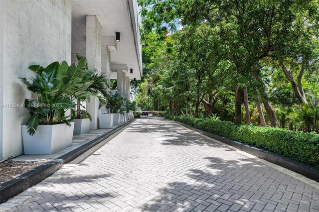 1861 Nw S River Drive PH-01, Miami, FL 33125