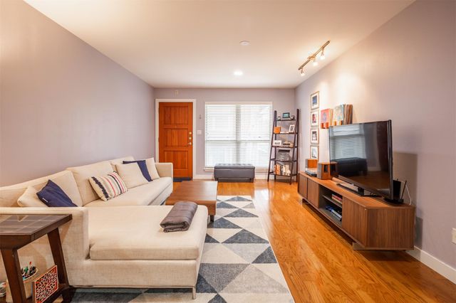1115 W 10th ST 205, Austin, TX 78703