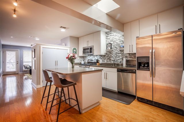 1115 W 10th ST 205, Austin, TX 78703