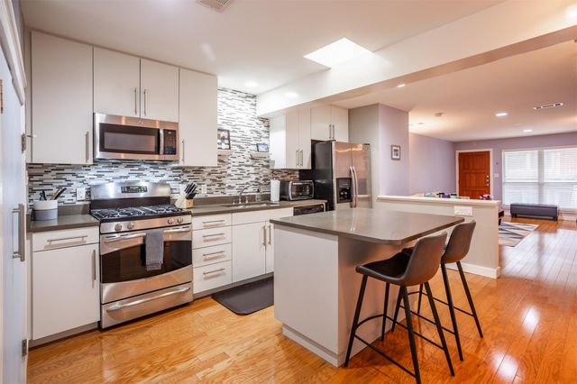 1115 W 10th ST 205, Austin, TX 78703