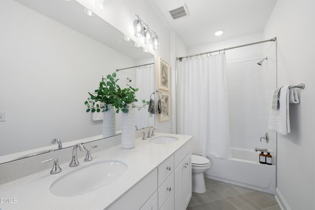 7633 Hasentree Way, Wake Forest, NC 27587