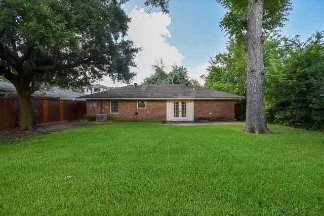 2210 Gardenia Drive, Houston, TX 77018