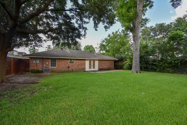 2210 Gardenia Drive, Houston, TX 77018
