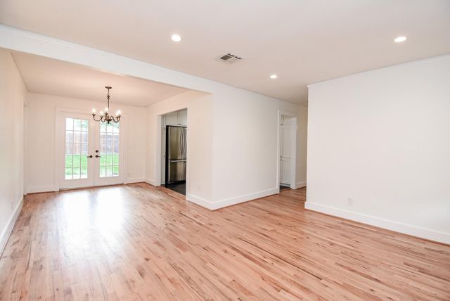 2210 Gardenia Drive, Houston, TX 77018