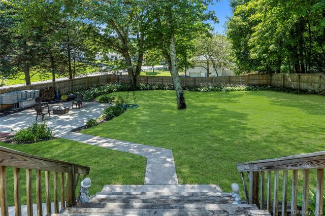 6 Giant Oak Road, Ridge, NY 11961
