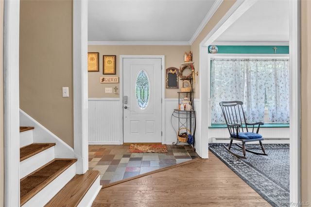 6 Giant Oak Road, Ridge, NY 11961