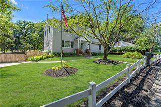 6 Giant Oak Road, Ridge, NY 11961