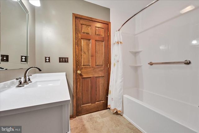 921 ACRI RD, Mechanicsburg, PA 17050