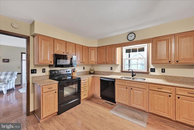 921 ACRI RD, Mechanicsburg, PA 17050