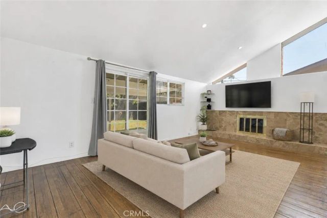 21025 Blythe Street, Canoga Park, CA 91304