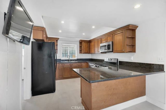 21025 Blythe Street, Canoga Park, CA 91304