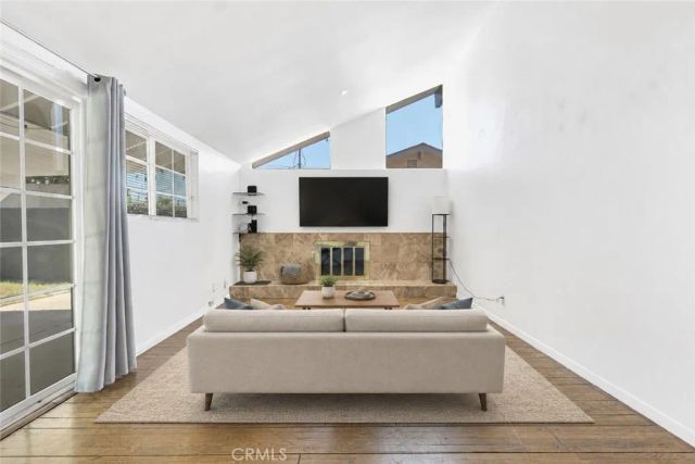 21025 Blythe Street, Canoga Park, CA 91304