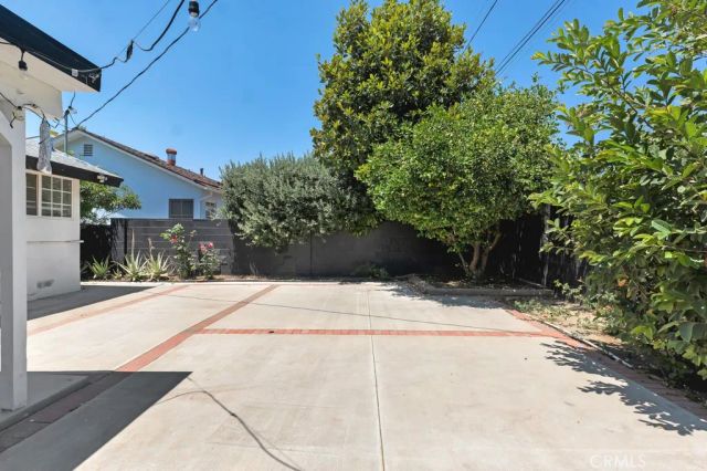 21025 Blythe Street, Canoga Park, CA 91304