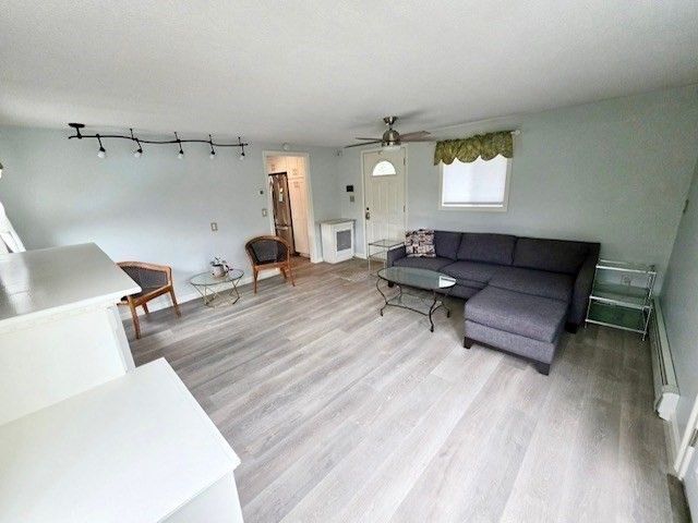 417 River Rd, Agawam, MA 01001