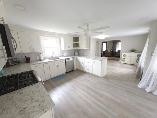 417 River Rd, Agawam, MA 01001