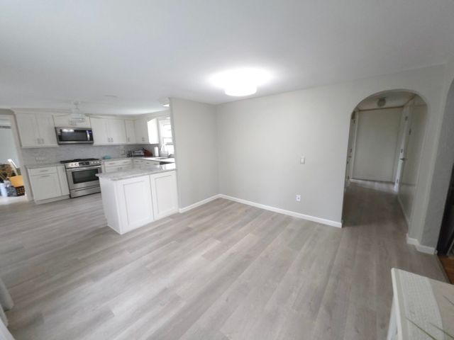 417 River Rd, Agawam, MA 01001